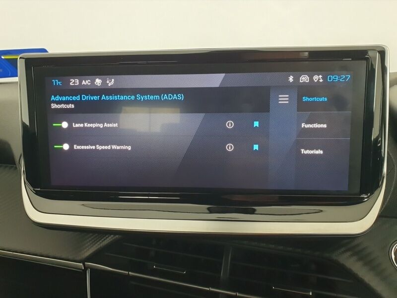 More views of Peugeot 2008