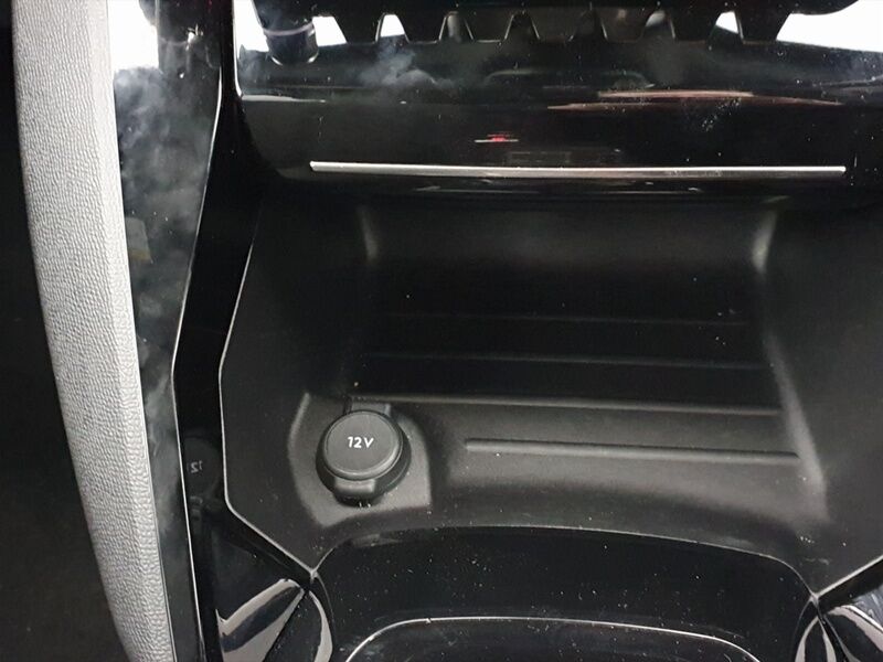 More views of Peugeot 2008