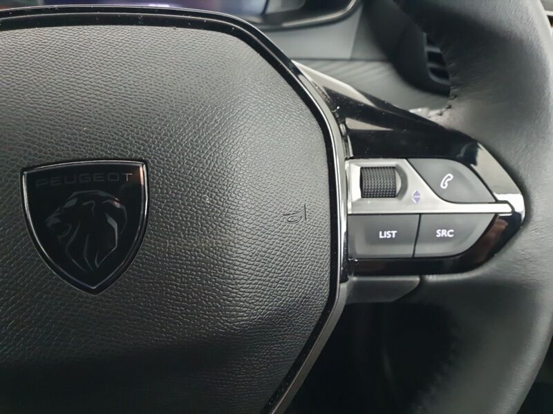 More views of Peugeot 2008