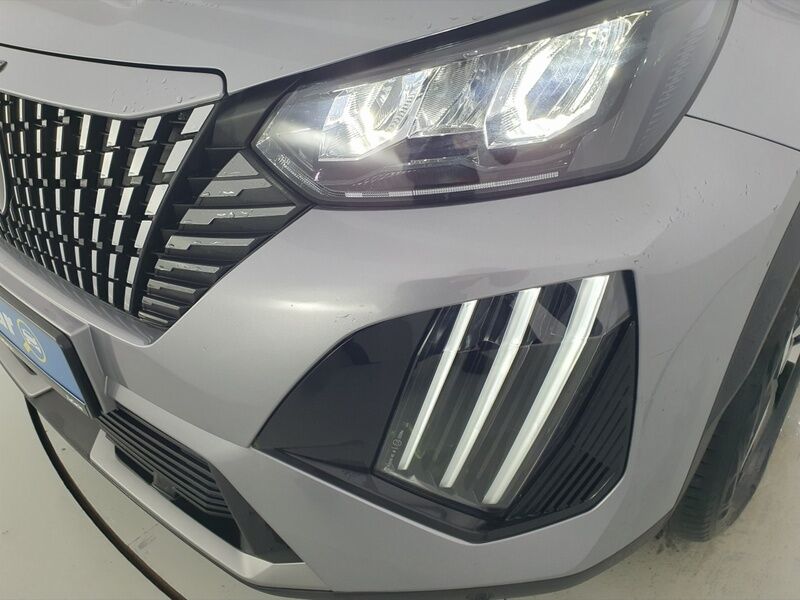 More views of Peugeot 2008