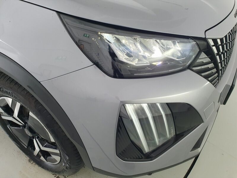 More views of Peugeot 2008