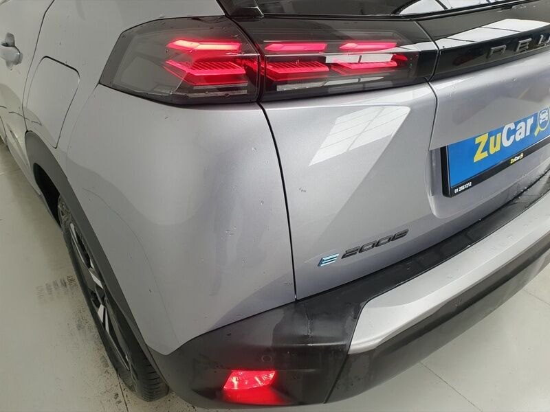 More views of Peugeot 2008