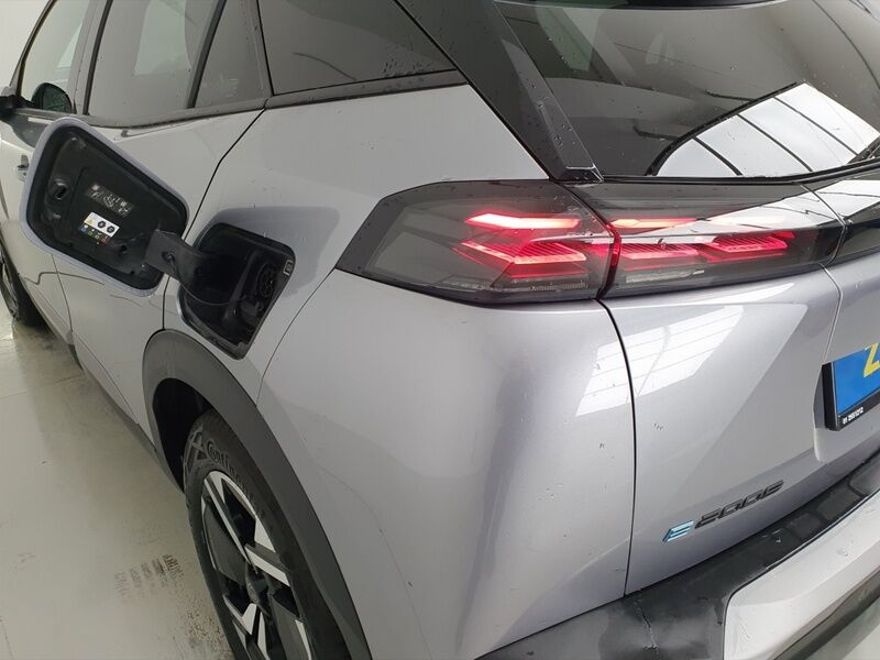 More views of Peugeot 2008