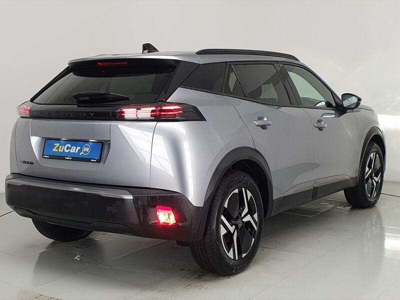 More views of Peugeot 2008