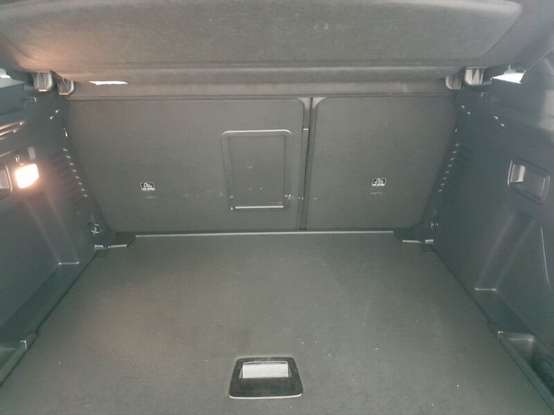 More views of Peugeot 3008