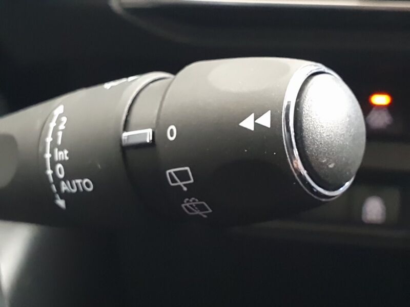 More views of Peugeot 3008