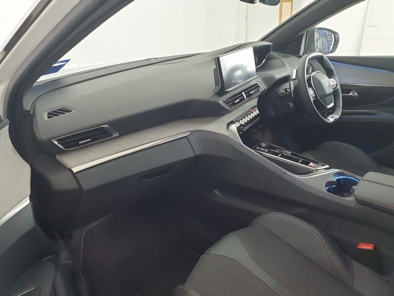 More views of Peugeot 3008