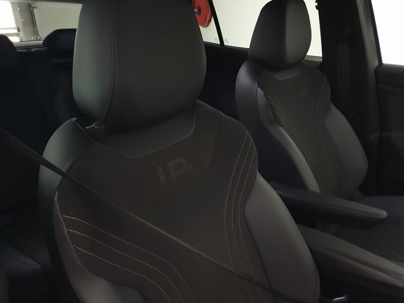 More views of Volkswagen ID.4