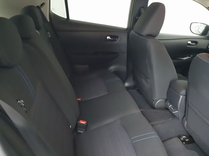 More views of Nissan Leaf