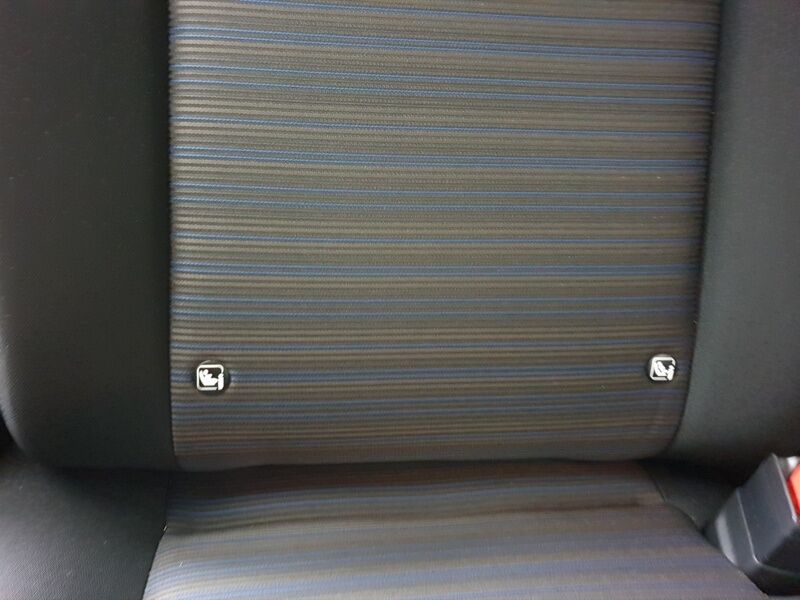 More views of Nissan Leaf