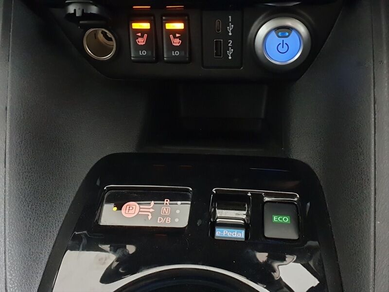 More views of Nissan Leaf