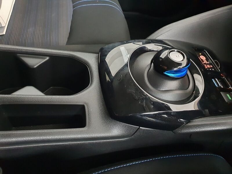 More views of Nissan Leaf