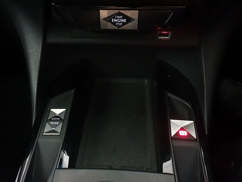 More views of DS Automobiles DS 3