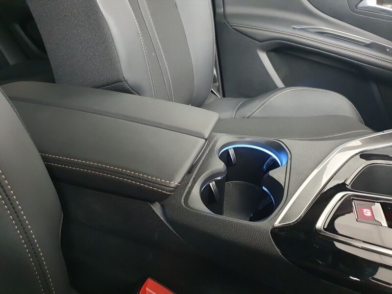 More views of Peugeot 3008