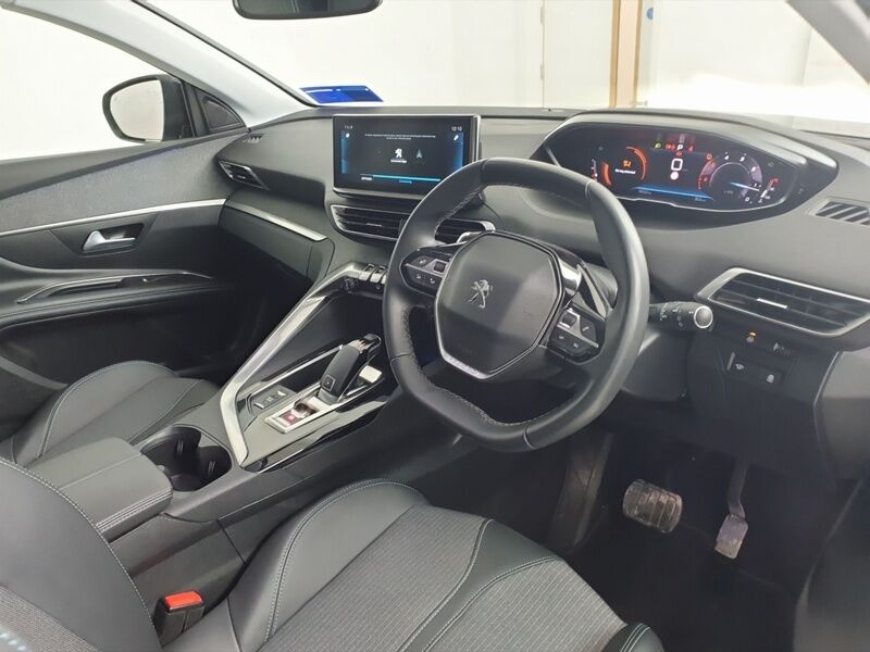 More views of Peugeot 3008