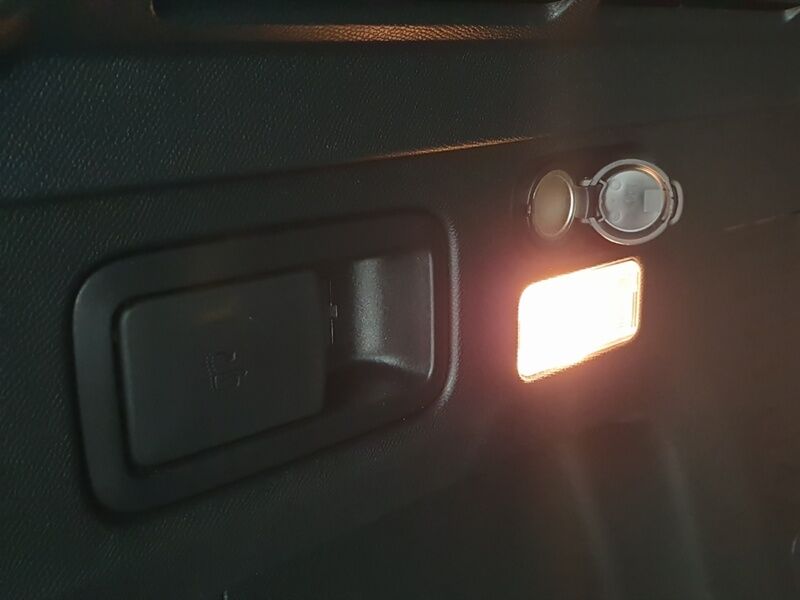 More views of Peugeot 3008