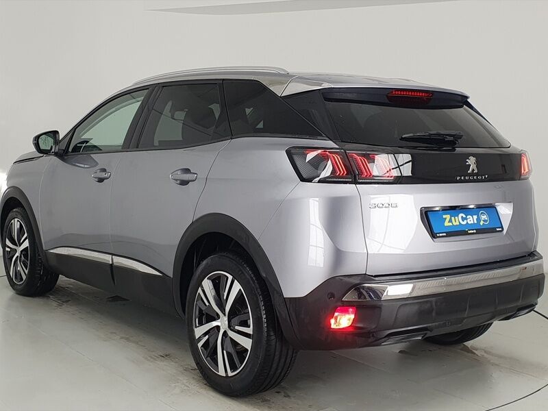 More views of Peugeot 3008
