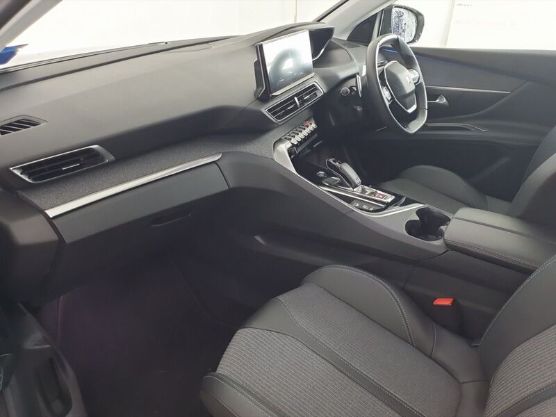 More views of Peugeot 3008