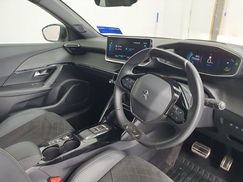 More views of Peugeot 2008
