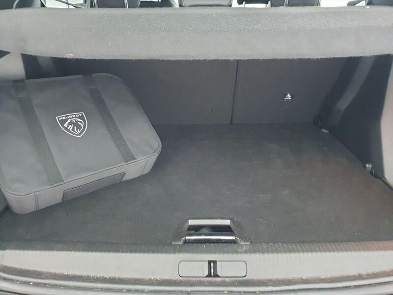 More views of Peugeot 2008