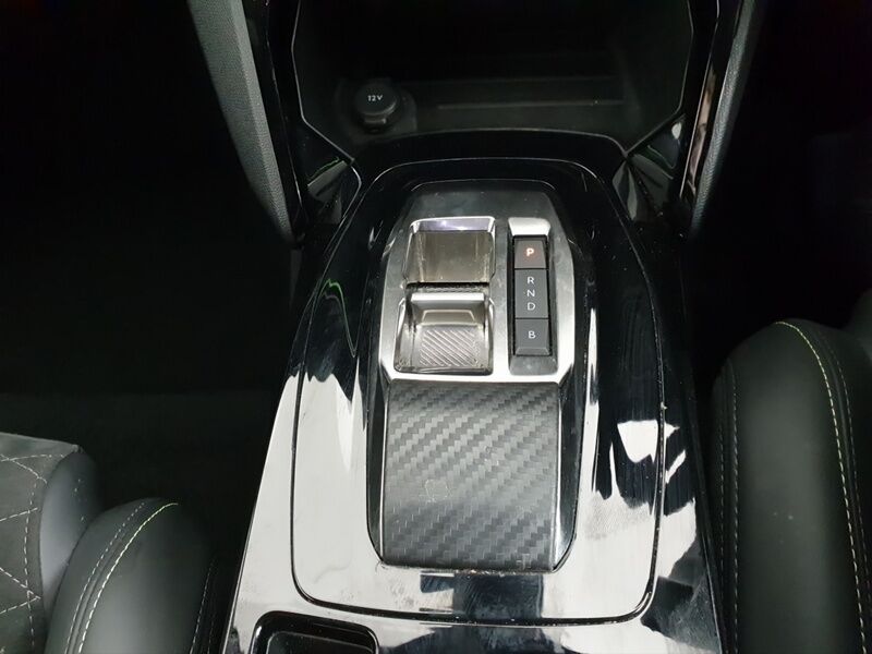 More views of Peugeot 2008