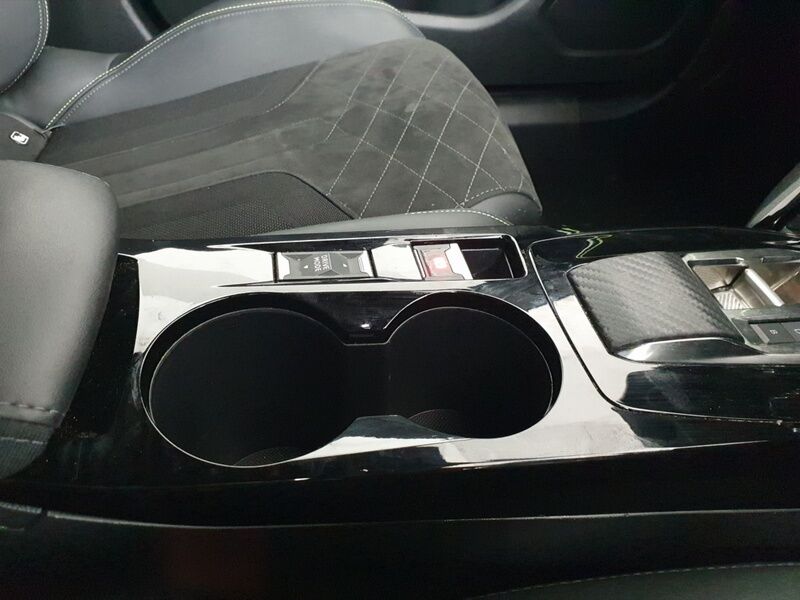 More views of Peugeot 2008