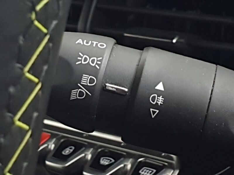 More views of Peugeot 2008