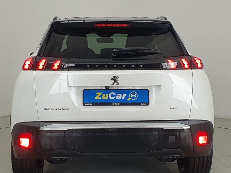 More views of Peugeot 2008