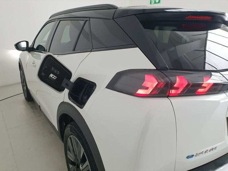 More views of Peugeot 2008