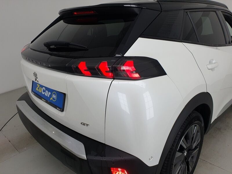 More views of Peugeot 2008