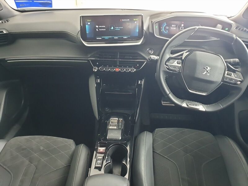 More views of Peugeot 2008