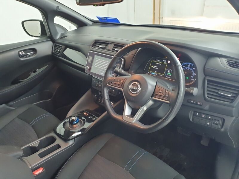 More views of Nissan Leaf
