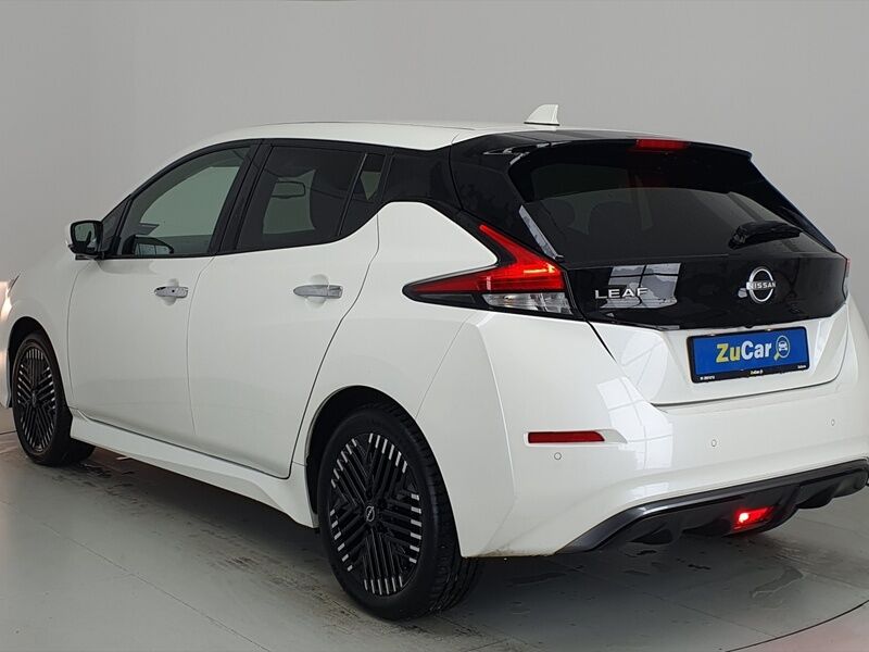 More views of Nissan Leaf