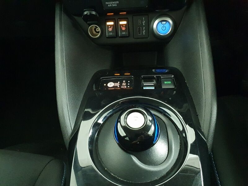 More views of Nissan Leaf