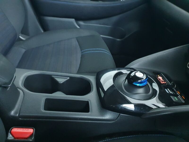 More views of Nissan Leaf