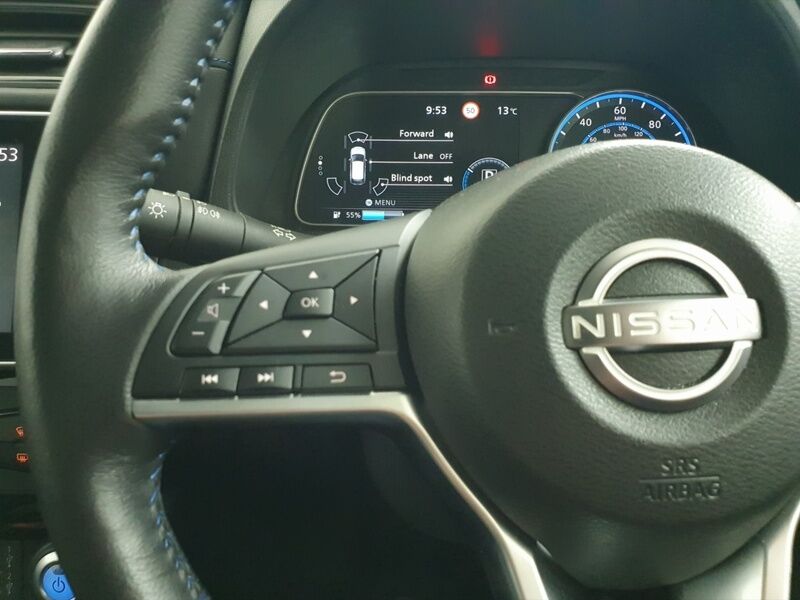 More views of Nissan Leaf
