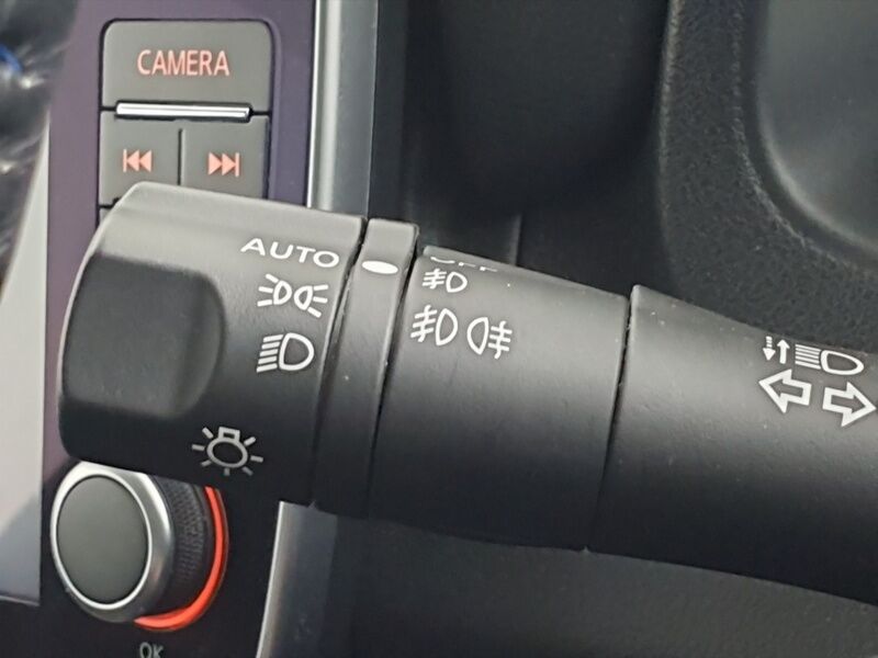 More views of Nissan Leaf