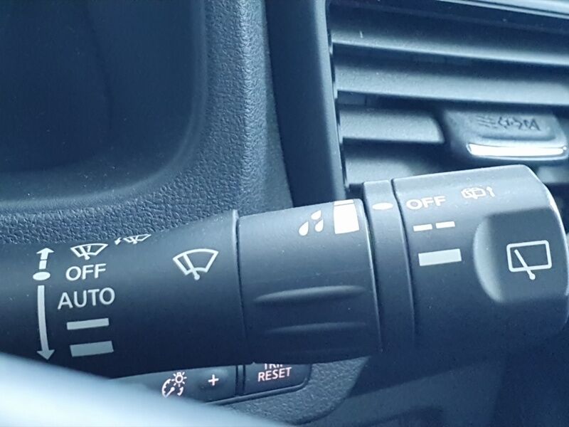 More views of Nissan Leaf