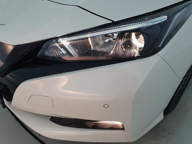 More views of Nissan Leaf