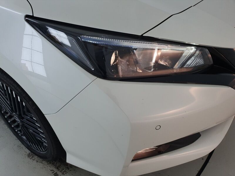 More views of Nissan Leaf