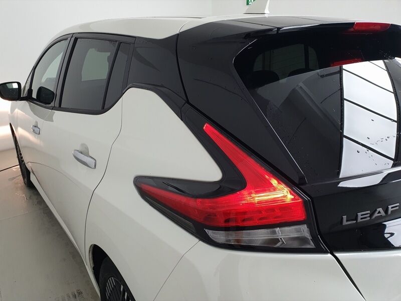 More views of Nissan Leaf