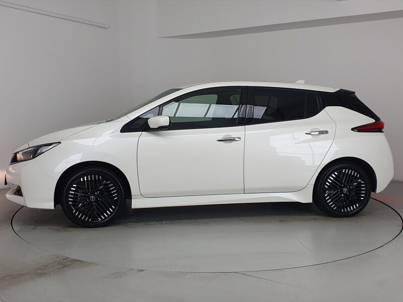 More views of Nissan Leaf