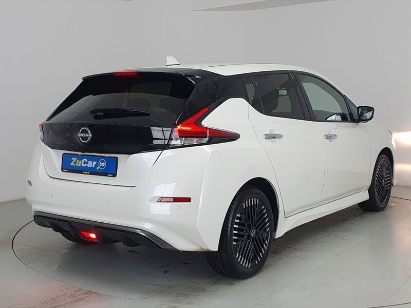 More views of Nissan Leaf