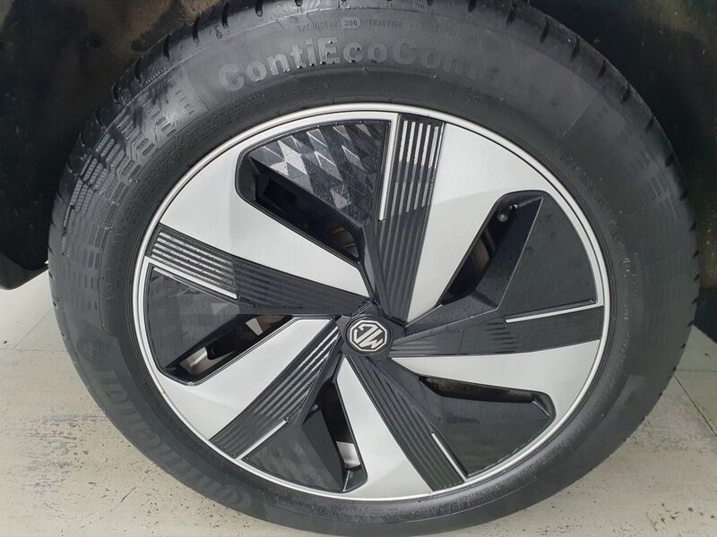 More views of MG ZS