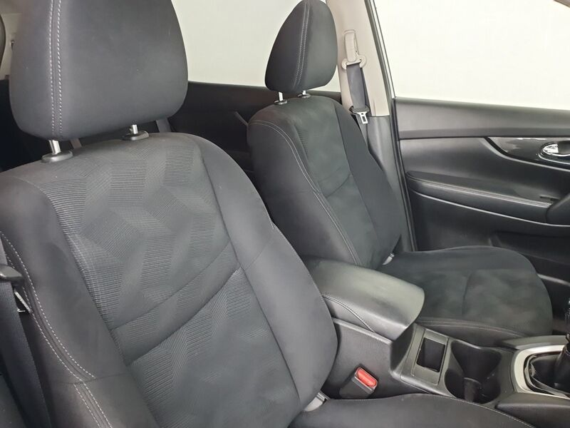 More views of Nissan X-Trail