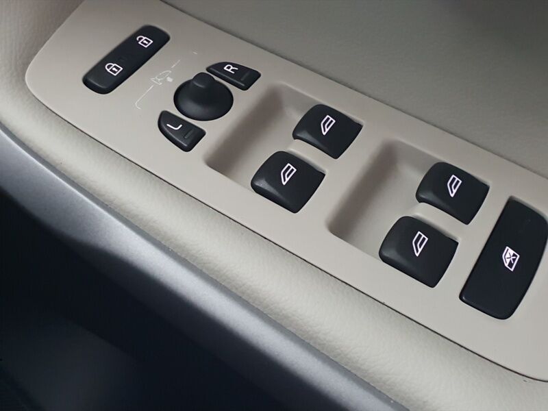 More views of Volvo V40