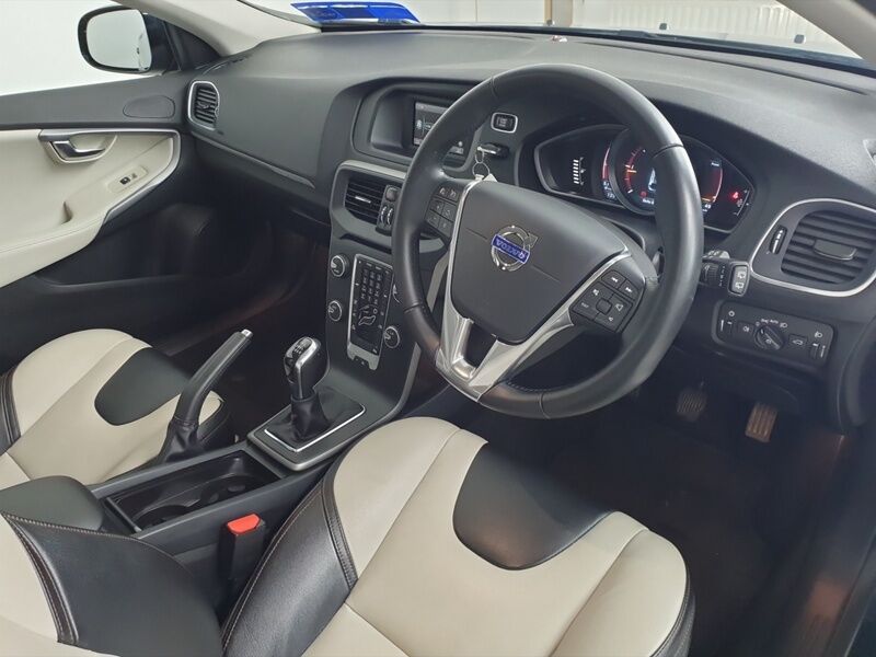 More views of Volvo V40