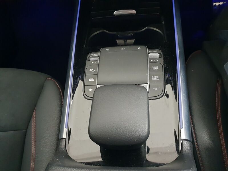 More views of Mercedes-Benz GLA