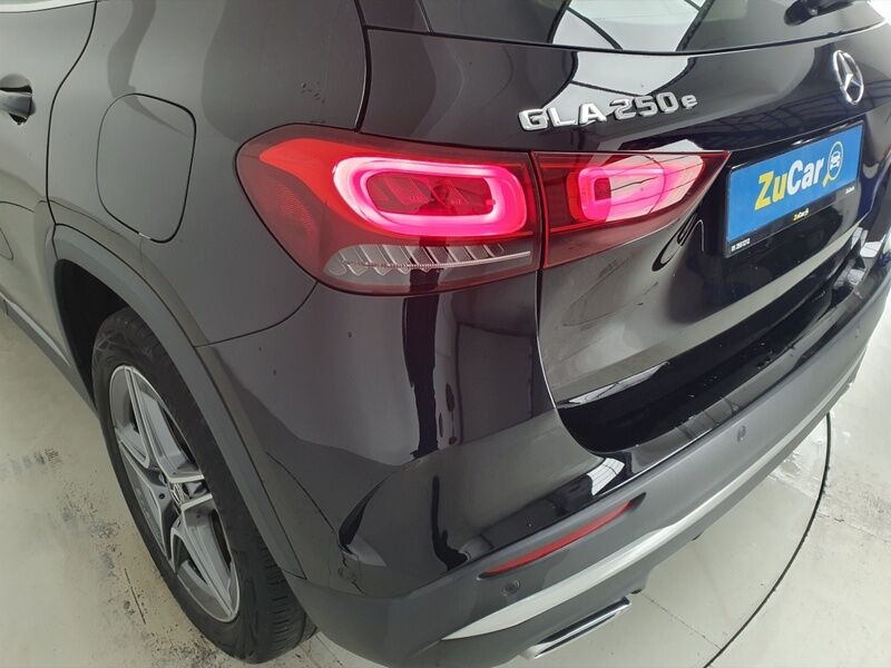 More views of Mercedes-Benz GLA