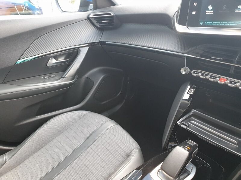 More views of Peugeot 2008